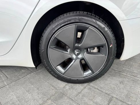 Used 2023 Tesla Model 3 Standard Range image 4