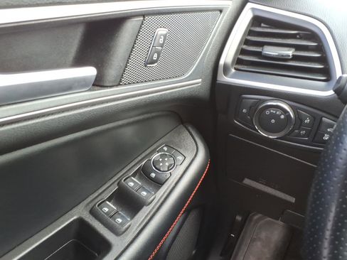 Used 2022 Ford Edge ST-Line image 13