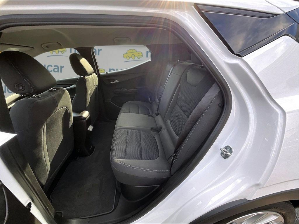 Used 2022 Chevrolet Bolt EUV LT w/ Driver Confidence Package FWD image 15