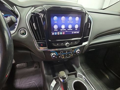 Used 2020 Chevrolet Traverse LT FWD image 13