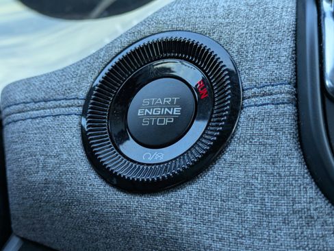 Used 2024 Jeep Compass Latitude image 26