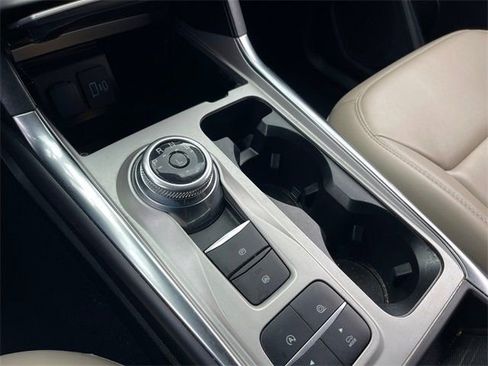 Used 2024 Ford Explorer XLT w/ Equipment Group 202A image 16