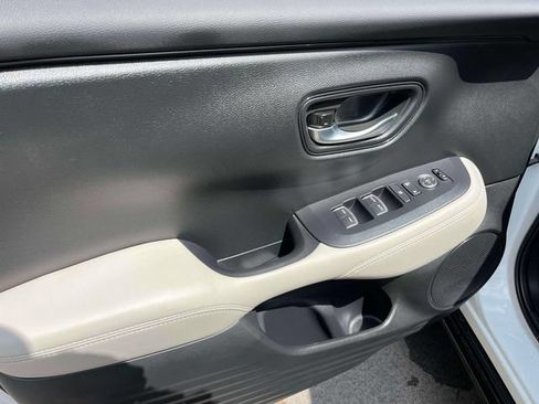 Used 2027 Honda HR-V EX-L image 25