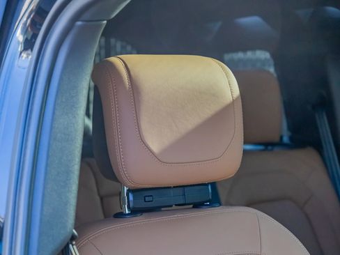 Used 2024 Land Rover Defender 110 V8 image 56