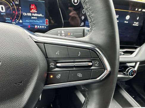 Used 2025 Chevrolet Equinox LT image 25