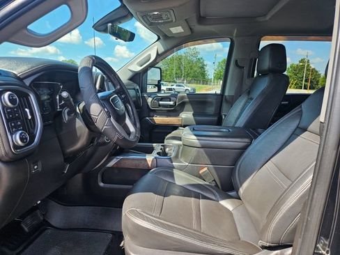 Used 2021 GMC Sierra 3500 Denali w/ Denali Black Diamond Edition AWD/4WD image 9