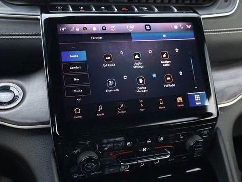 Used 2024 Jeep Grand Cherokee L Limited w/ Luxury Tech Group II image 17