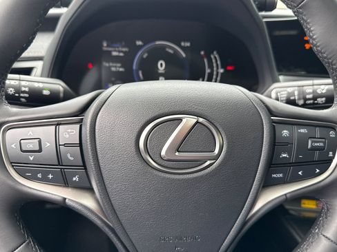 Certified 2025 Lexus UX 300h FWD w/ Accessory Package (Z2) image 17