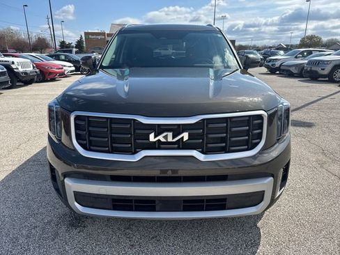 Certified 2024 Kia Telluride S w/ S Sunroof Package AWD/4WD image 2
