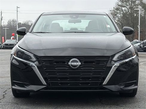 Certified 2023 Nissan Altima 2.5 SV w/ SV Premium Package image 3