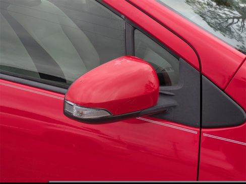 Used 2015 Toyota Prius C Four image 11