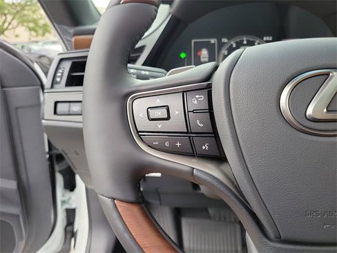 New 2025 Lexus ES 350 Ultra Luxury image 22