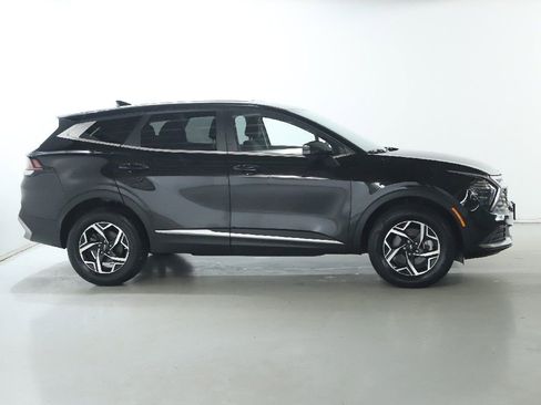 Used 2025 Kia Sportage LX AWD/4WD image 11