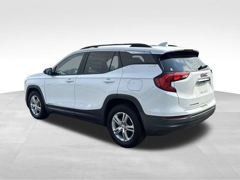 Used 2018 GMC Terrain SLE w/ Driver Convenience Package FWD image 3