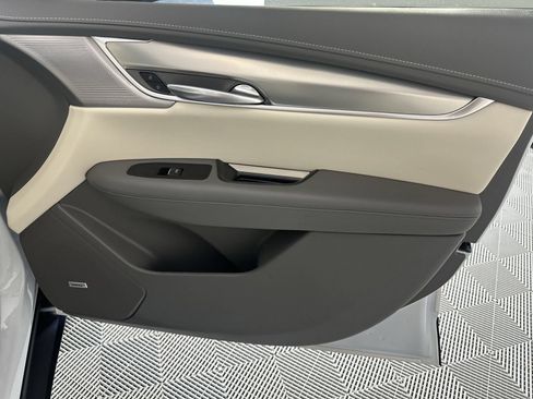 Used 2024 Cadillac XT5 Premium Luxury w/ Technology Package FWD image 32