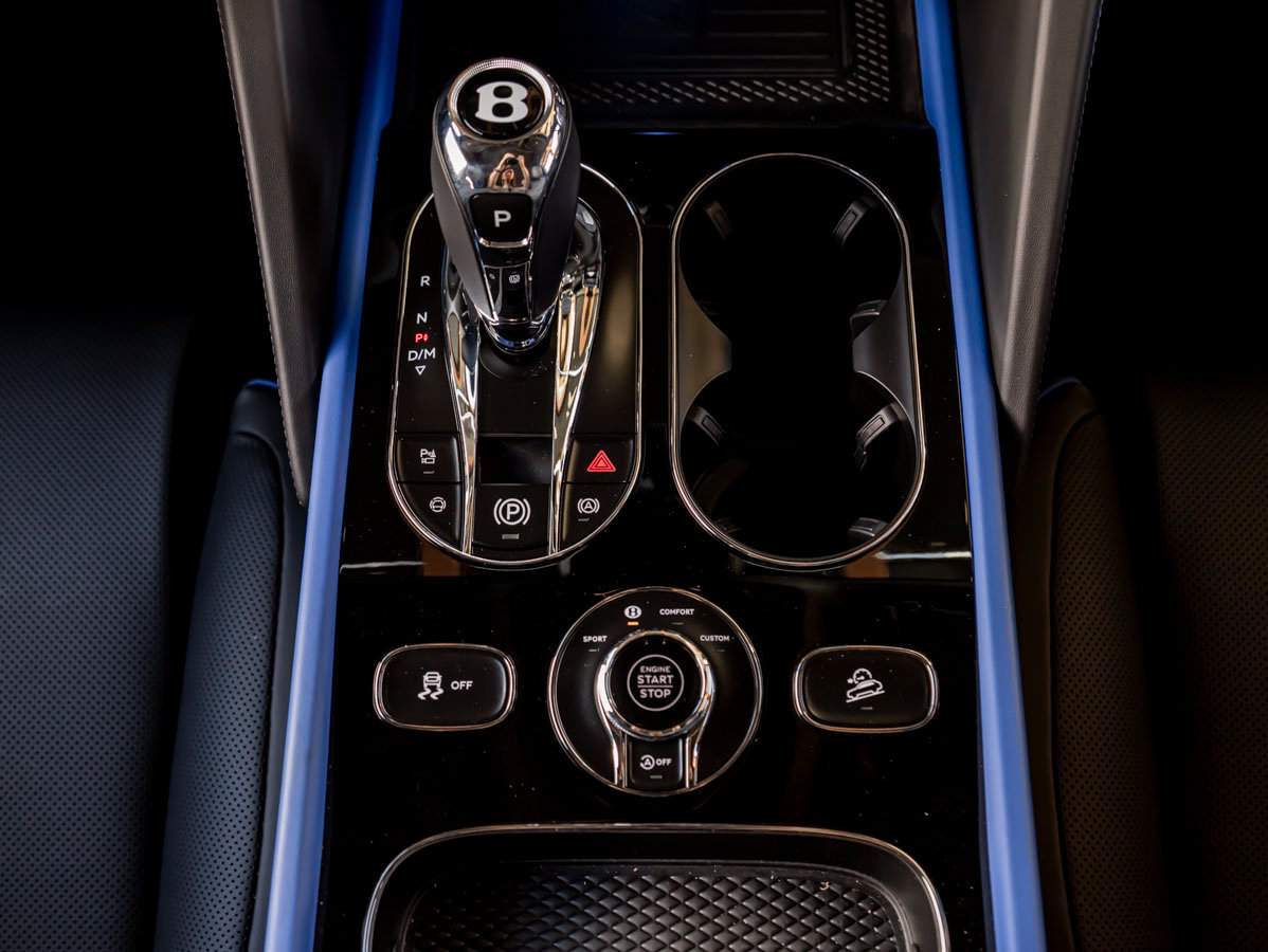 Certified 2025 Bentley Bentayga AWD/4WD image 26