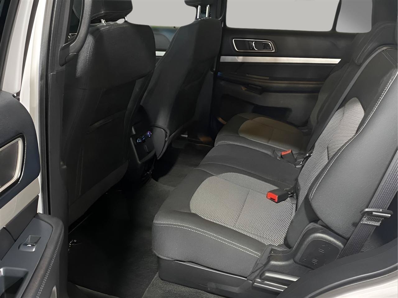 Used 2016 Ford Explorer XLT AWD/4WD image 11