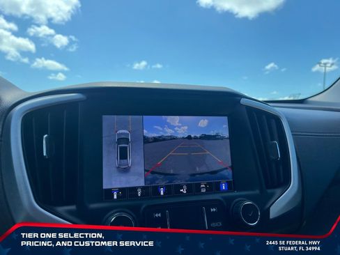 Used 2023 GMC Terrain SLT w/ Tech Package FWD image 33