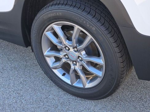 Used 2022 GMC Terrain SLT image 17