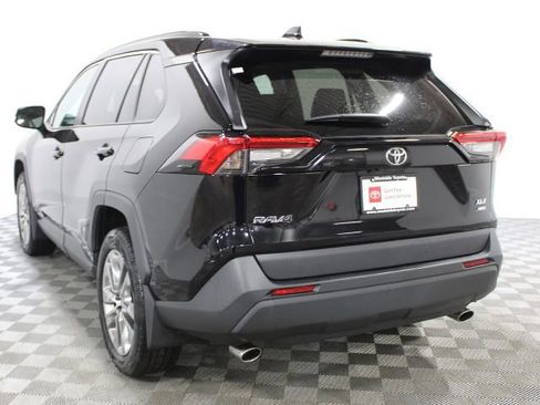 Certified 2022 Toyota RAV4 XLE Premium image 4