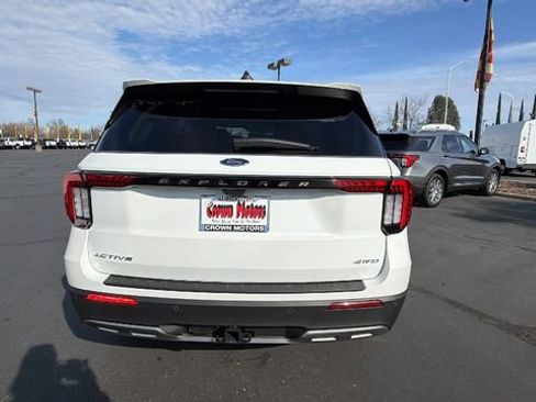 New 2026 Ford Explorer Active w/ Active Comfort Package image 5
