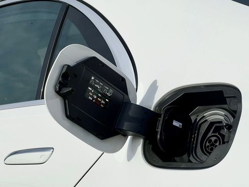 Certified 2024 Mercedes-Benz S 580e 4MATIC Sedan image 17