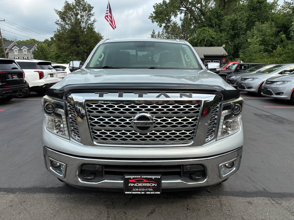 Used 2017 Nissan Titan SL AWD/4WD image 3