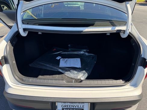 New 2025 Kia K4 LXS image 7