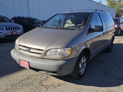 Used 1999 Toyota Sienna LE