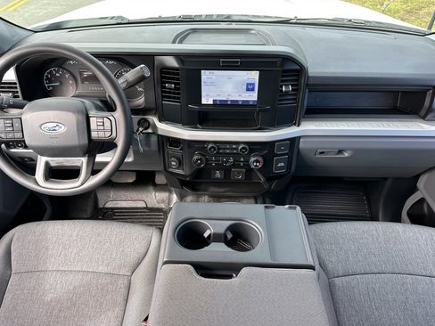 New 2026 Ford F250 XL w/ XL Chrome Package image 19