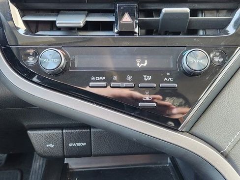 Used 2024 Toyota Camry SE image 22