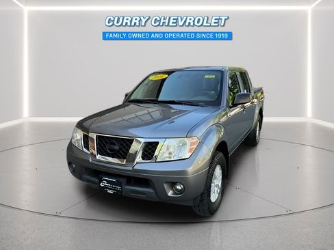 Used 2016 Nissan Frontier SV w/ SV Value Truck Package AWD/4WD image 3