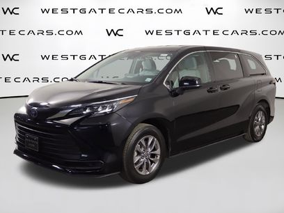 Used 2025 Toyota Sienna LE