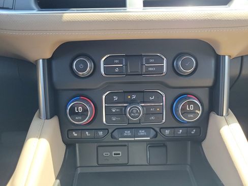 Used 2024 Chevrolet Tahoe Premier w/ Premium Package 2 image 20