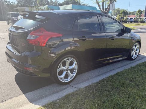 Used 2013 Ford Focus ST FWD image 6