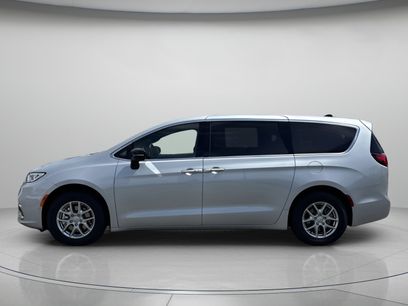 New 2026 Chrysler Pacifica Select
