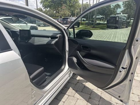 Used 2024 Toyota Corolla LE FWD image 23