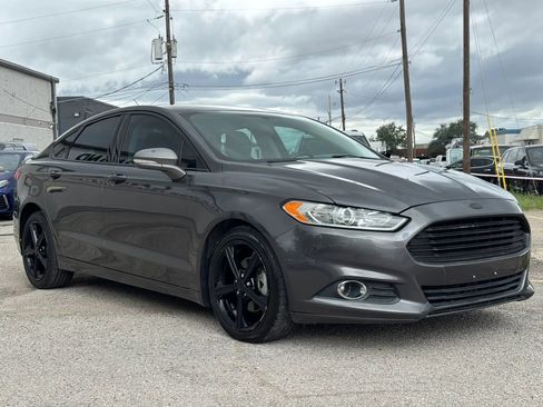 Used 2016 Ford Fusion SE FWD image 9