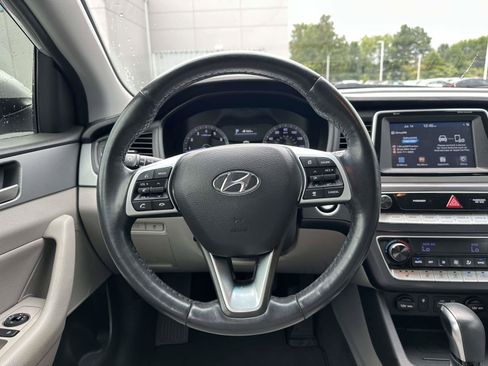 Used 2019 Hyundai Sonata SEL w/ Tech Package 02 FWD image 10