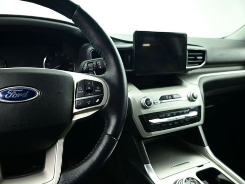 Used 2020 Ford Explorer XLT w/ Equipment Group 202A image 19