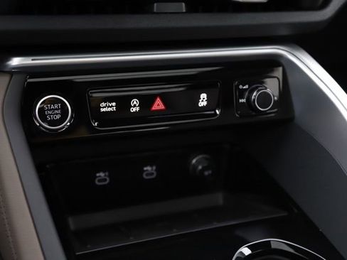 New 2025 Audi Q5 Premium Plus image 27