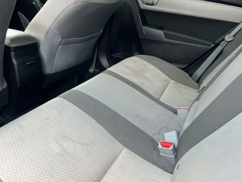 Used 2017 Toyota Corolla LE w/ Carpet Mat Package (TMS) FWD image 5