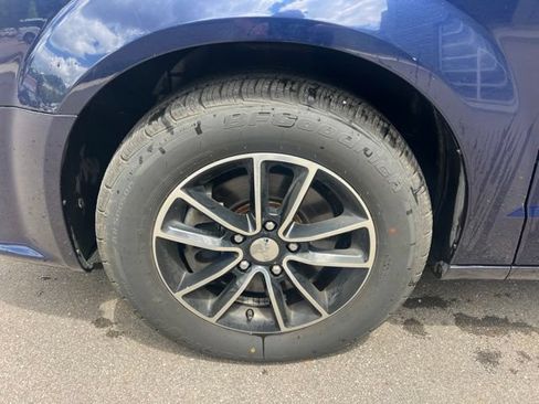 Used 2015 Dodge Grand Caravan R/T w/ Driver Convenience Group FWD image 9