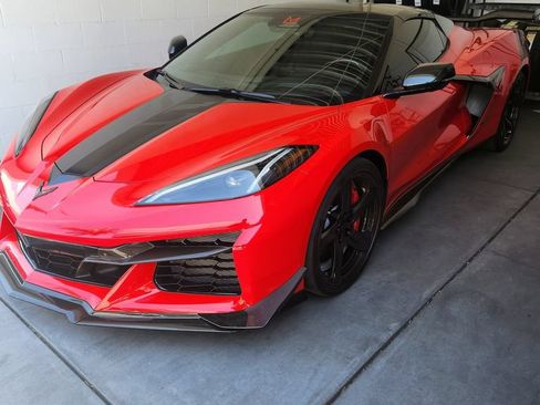 Used 2024 Chevrolet Corvette Z06 w/ Z07 Performance Package RWD image 2