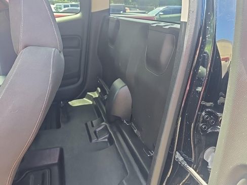 Used 2021 Chevrolet Colorado LT w/ Fleet Safety Package RWD image 18