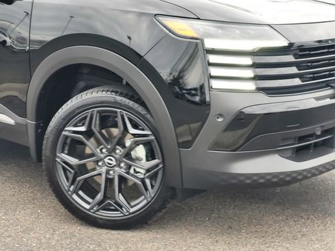 New 2026 Nissan Kicks SR image 3