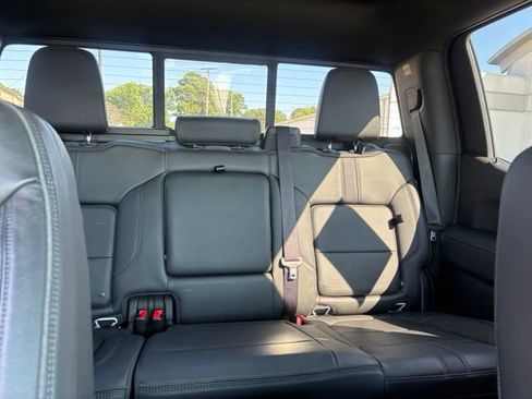 Used 2022 Chevrolet Silverado 1500 High Country AWD/4WD image 15