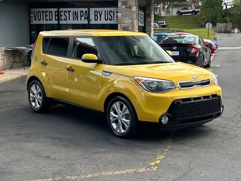 Used 2016 Kia Soul + image 1