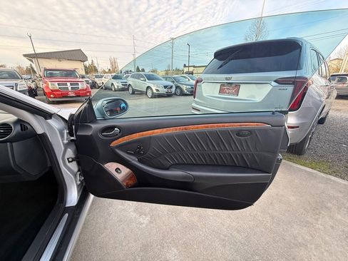 Used 2009 Mercedes-Benz CLK 550 Coupe w/ Premium I Pkg image 18