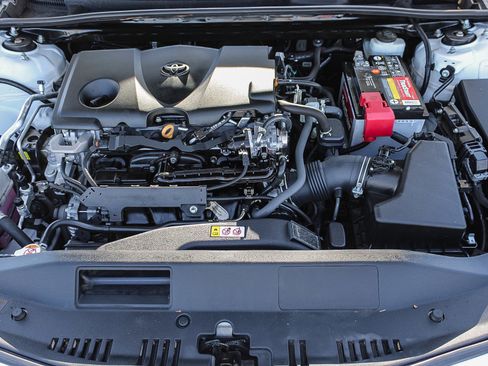 Certified 2022 Toyota Camry SE image 27